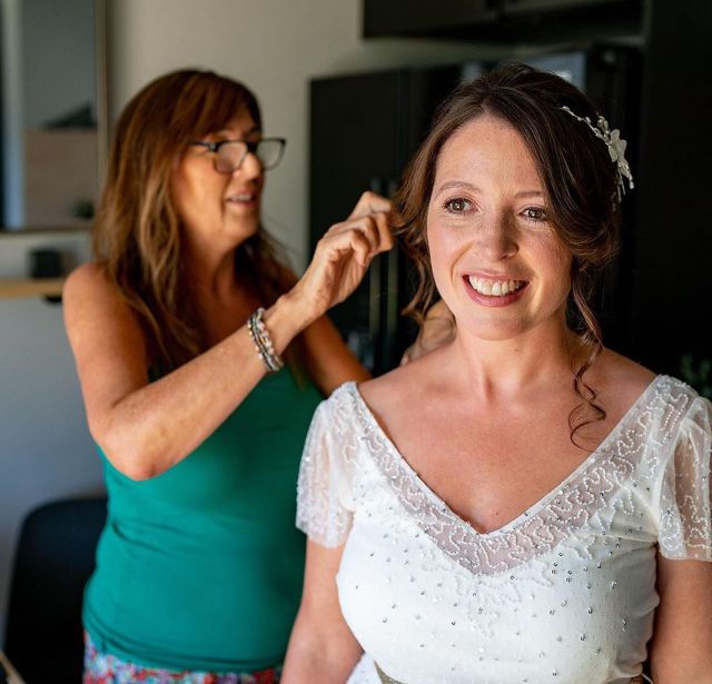 NUMBERS - how much is too much? Can you do it all? What time will you start? 

Let’s take an example here of the wonderful Sophia’s super gorgeous chilled wedding morning 💕. A combo of hair and make up for the bride, with hair for three. Set up time 15 mins, hair and make up for bride (average) 2.5-3 hours, hair for 3 bridesmaids 45 mins each so another 2.25 hours. That’s a total time of 5 hours. Allow an hour to dress and leave - 6 hours. For a 1.30 ceremony I’ll start at around 7.30 am. 

That’s why the start time is super important when planning your wedding. 
To make sure the quality of my services is at its best on your wedding day, I can do a max of 5/6 services per wedding, but this will also depend on your ceremony time, travel time, do you have a young baby, does somebody have super thick hair etc etc. 

I work with a number of other fab suppliers. If we’re going into the realms of super early starts or realistically too much work for one person (we’re human and 5-6 plus hours non stop is superhuman) 🦹‍♀️, then reinforcements are called in 😃. Very very happy to give you advice on this, but would really appreciate as much detail as possible first off so I can best advise you. 

2023 is now virtually full for weekends but please ask as if I can’t help, I’ll assist you to find somebody fab if I possibly can. 

For some helpful advice, please go to www.bathbridalhair.com/FAQs 

#bathbridalhair #bathbridalhairandmakeup #bathweddinghair #bridalhair #bathweddings #weddingmornings #weddingtimings #gettingreadyforwedding #blushingbride #naturalweddingmakeup #softweddinghair #weddinghairaccessories @chrisharrisonphotography @dordognebridalhair @bathweddings